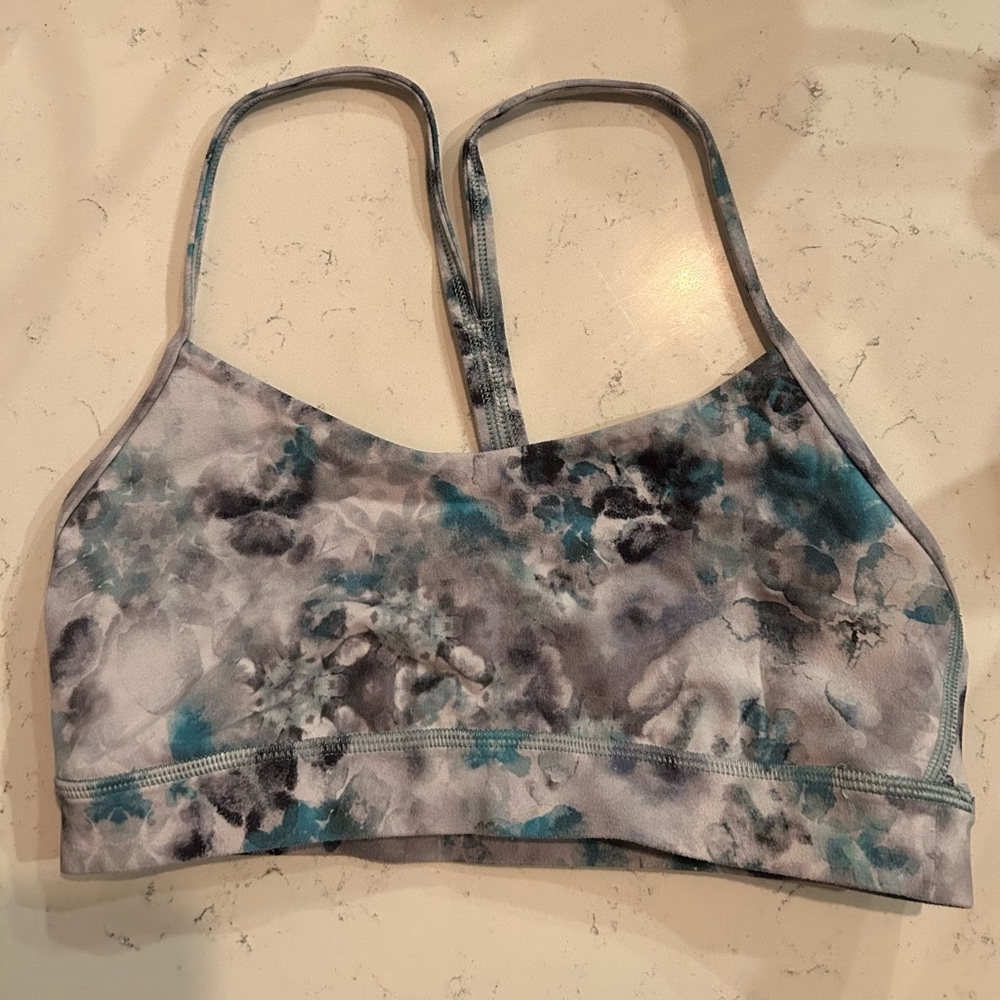 Lululemon Flow Y Sports Bra Size 6